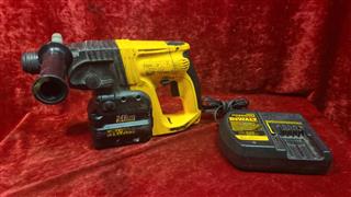 DEWALT DW004